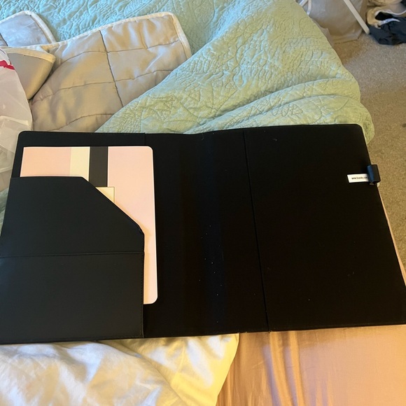 FUx-Leather Planner Portfolio EUC - Picture 3 of 4